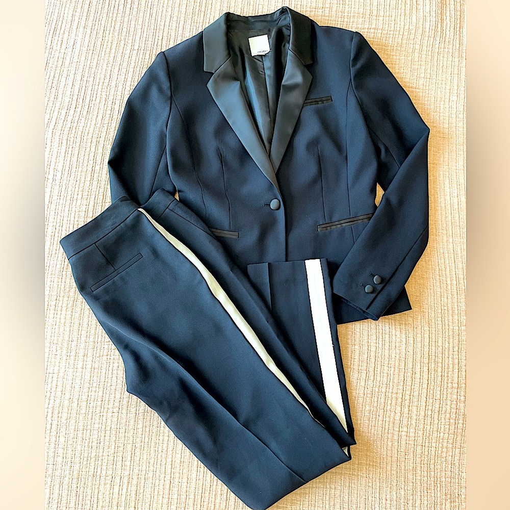 Tuxedo Set - Halogen - gently used